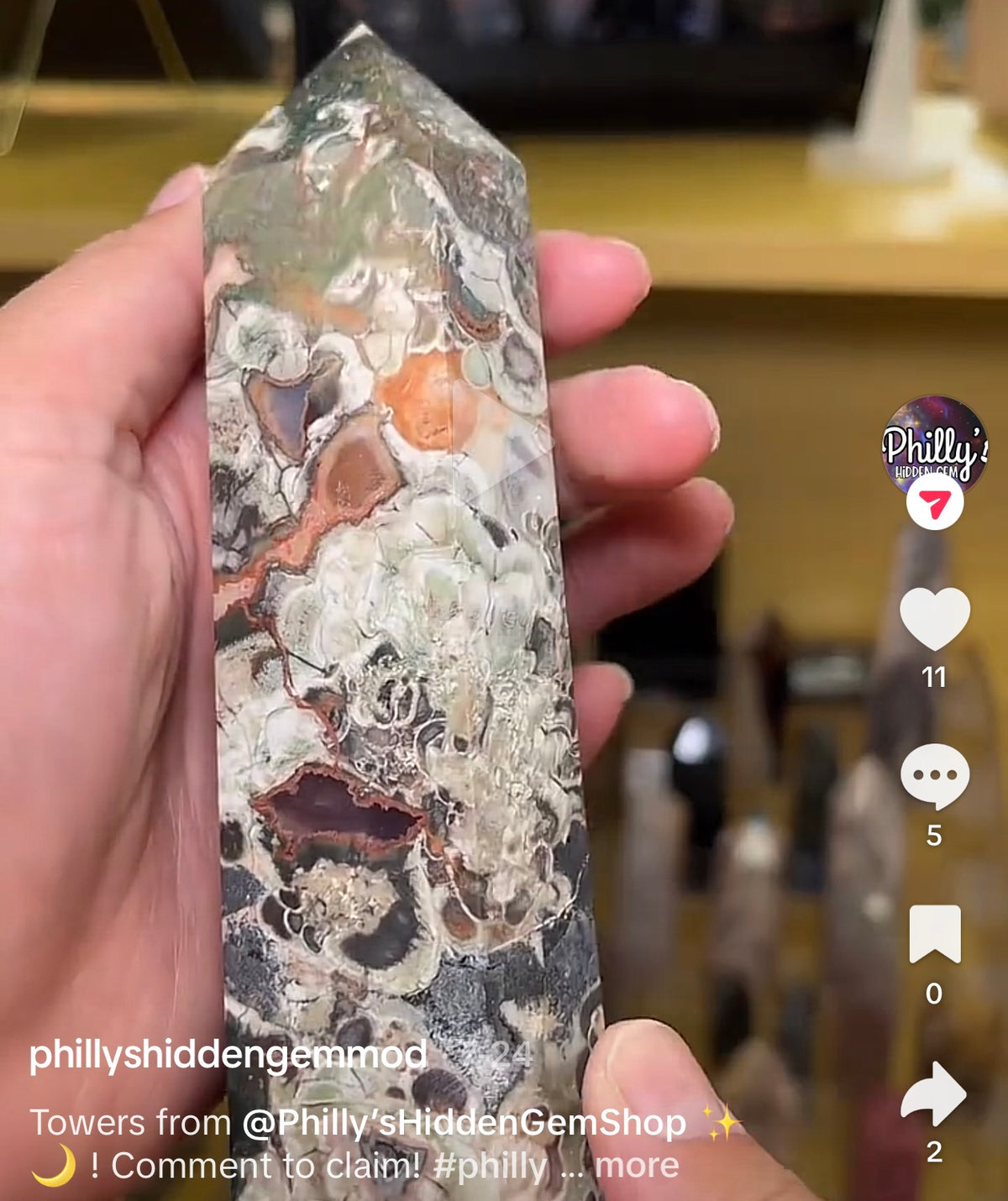Crystal den